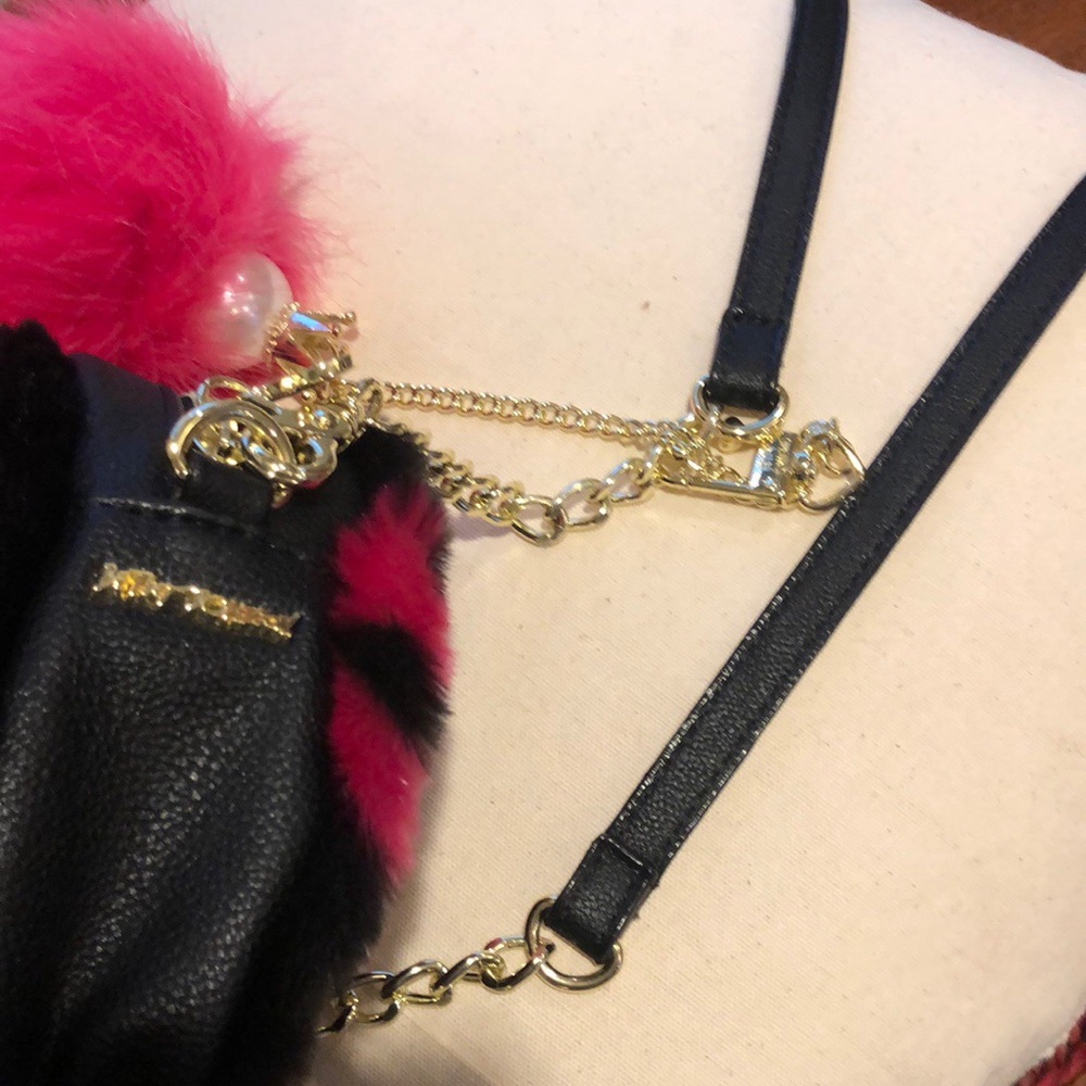 NWOT Betsy Johnson Pom Pom troll canteen crossbody - Picture 3 of 8